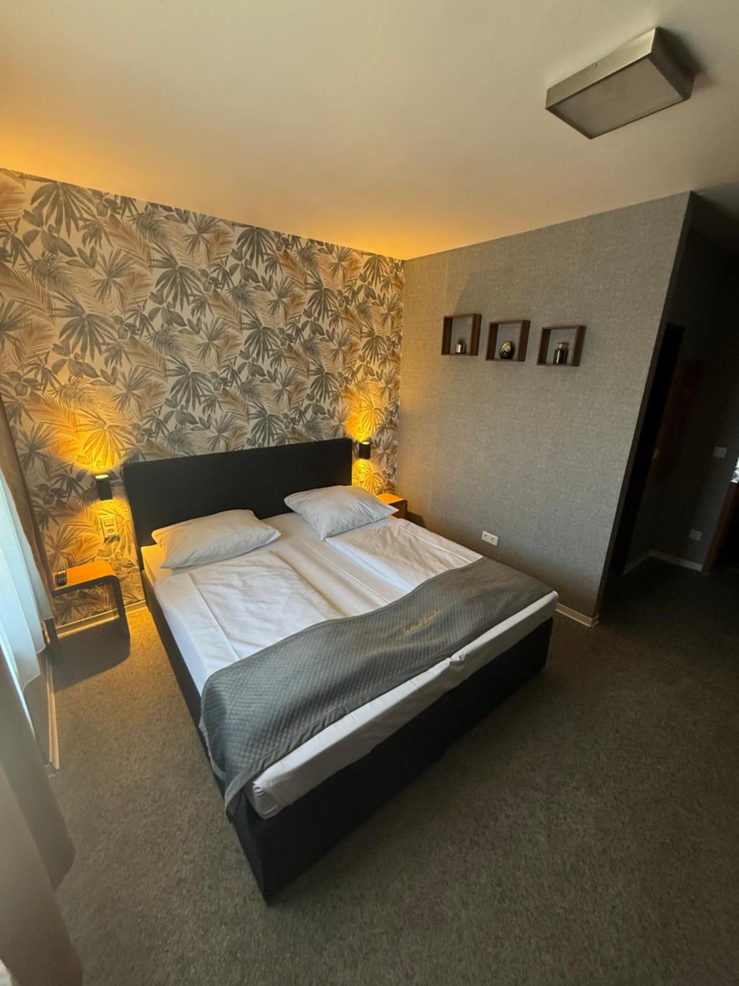 Parkhotel Lindenhof - Kostenlose Parkplaetze Offenbach am Main ภายนอก รูปภาพ
